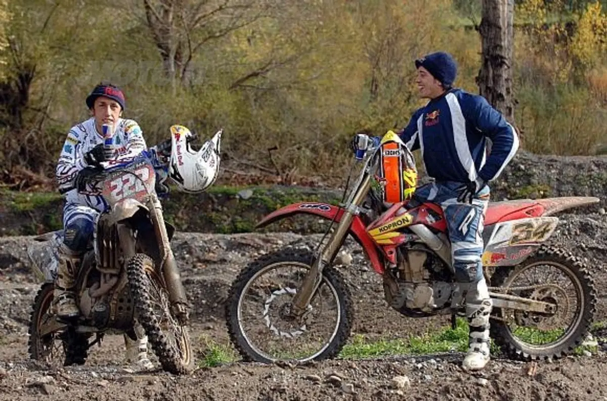 Dovizioso sfida Cairoli (5)