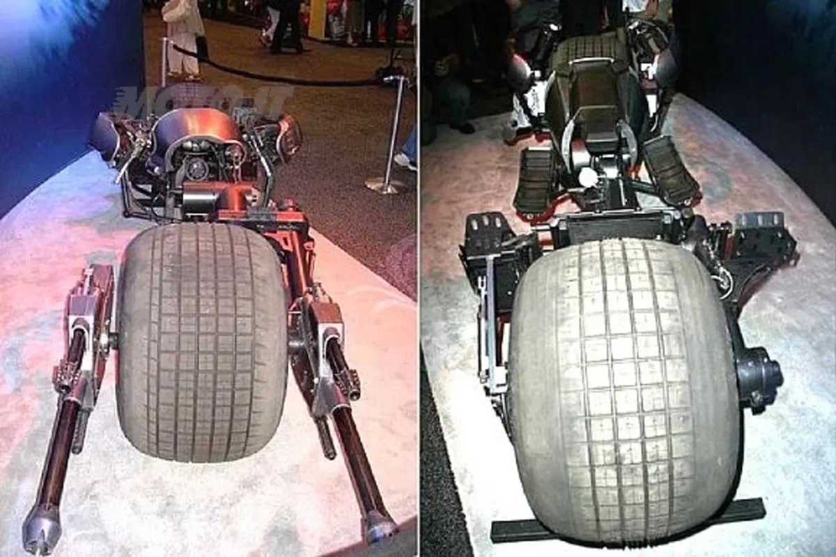 La moto di Batman (2)