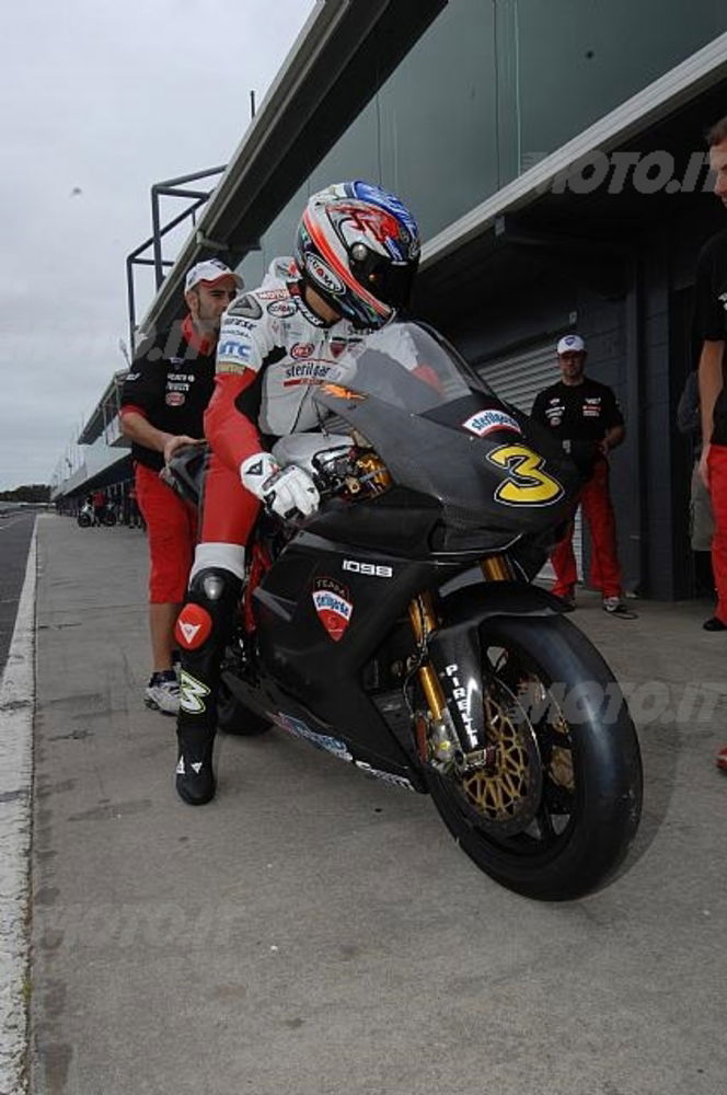 Max Biaggi su Ducati 1098R