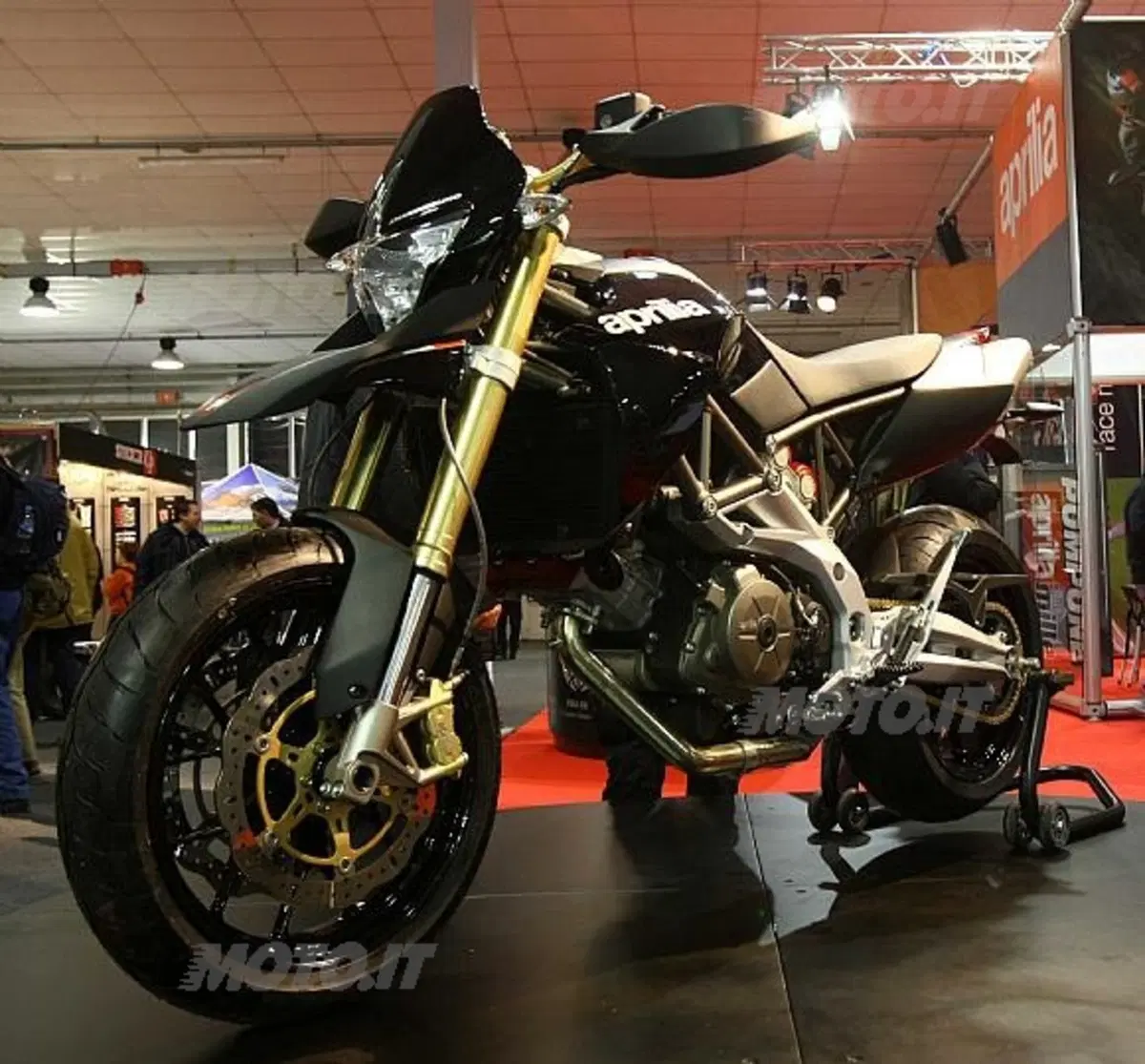 Dorsoduro 750 total black