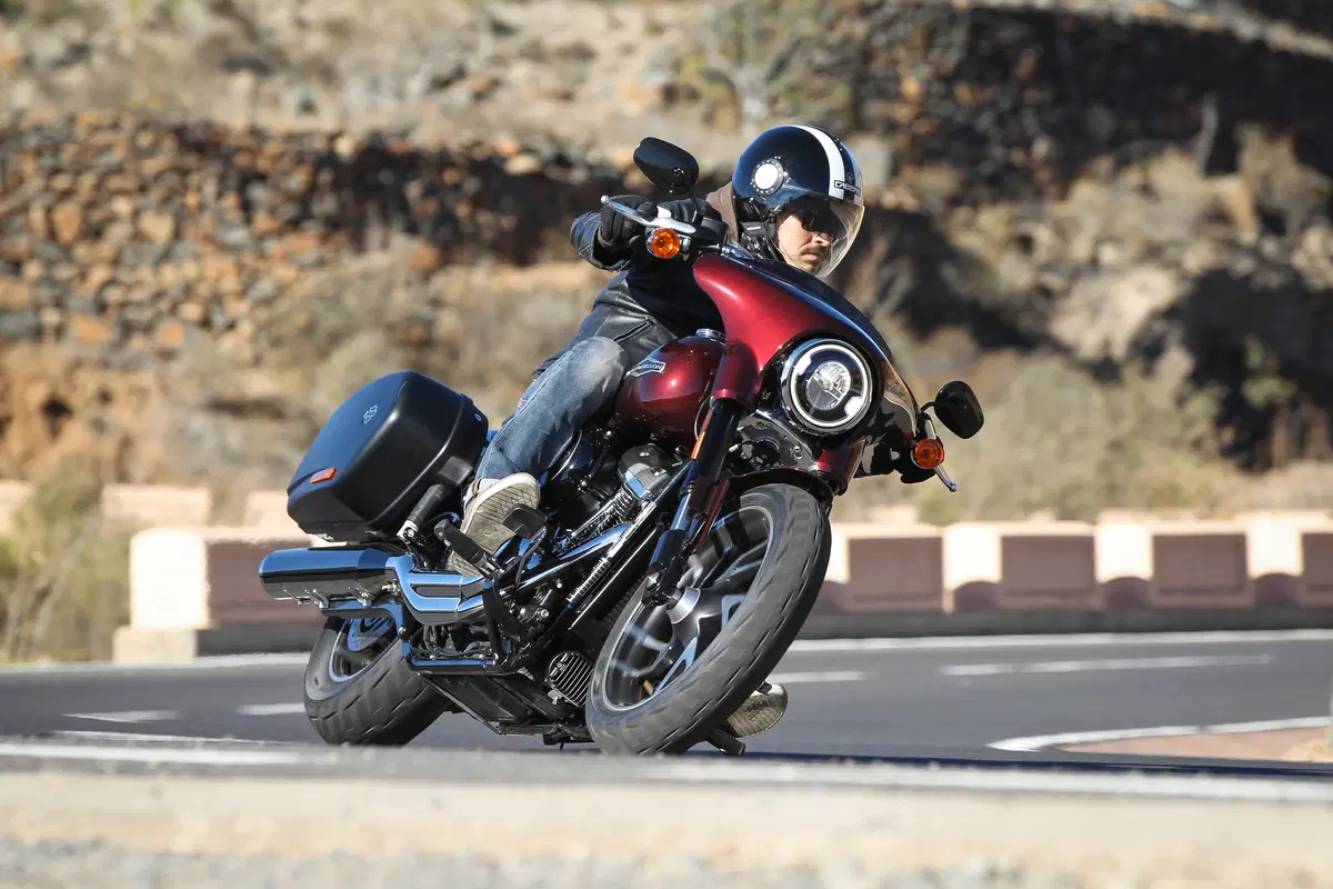 Harley-Davidson Sport Glide Test. Che moto, ragazzi! Ecco la cruiser sportiva... (5)