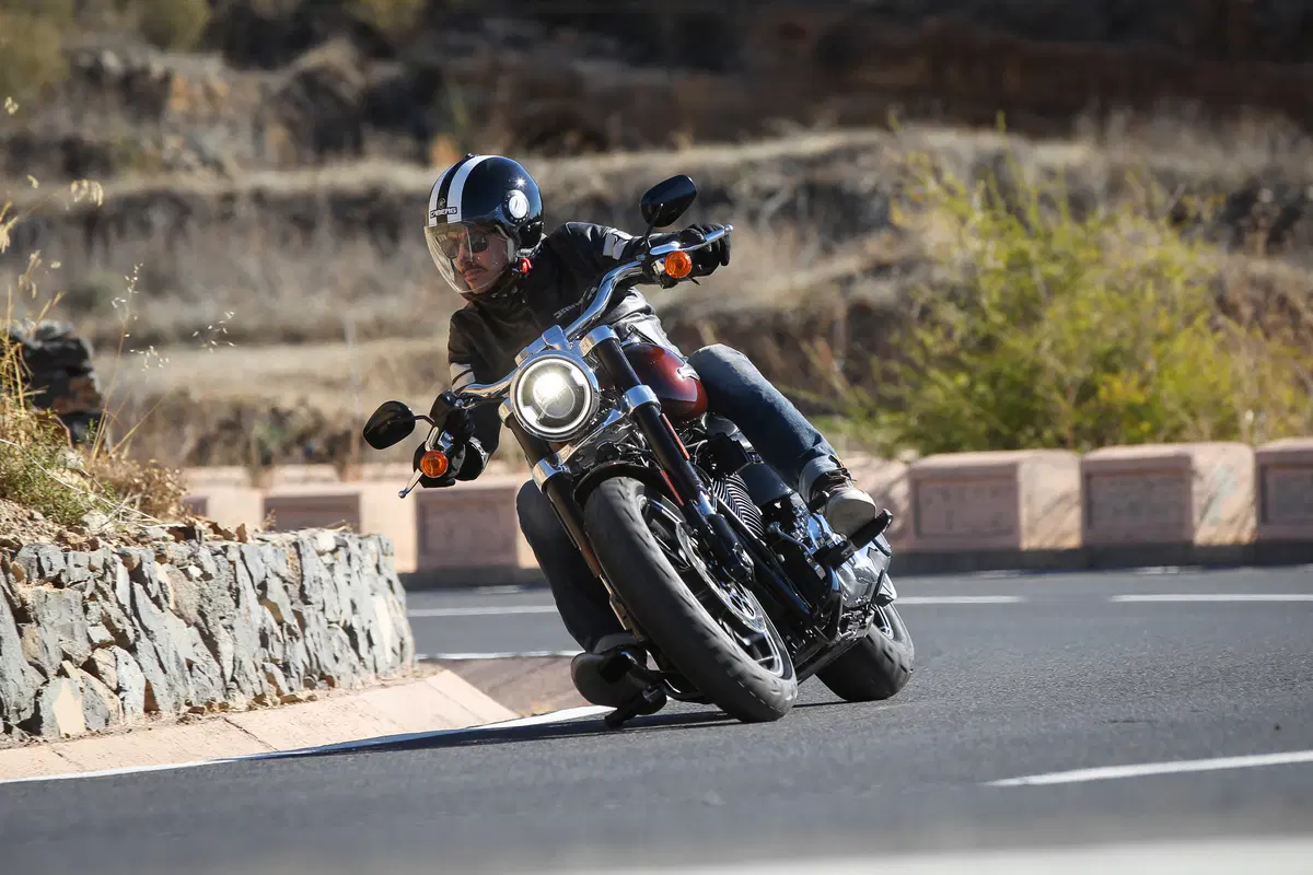 Harley-Davidson Sport Glide Test. Che moto, ragazzi! Ecco la cruiser sportiva... (4)