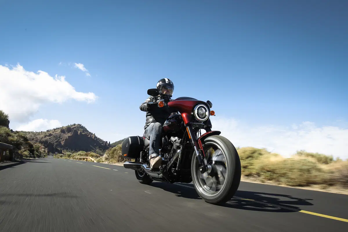 Harley-Davidson Sport Glide Test. Che moto, ragazzi! Ecco la cruiser sportiva... (7)