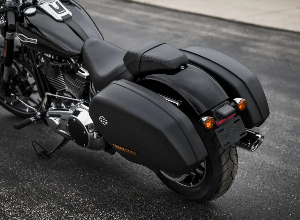 Harley-Davidson Sport Glide Test. Che moto, ragazzi! Ecco la cruiser sportiva... (12)
