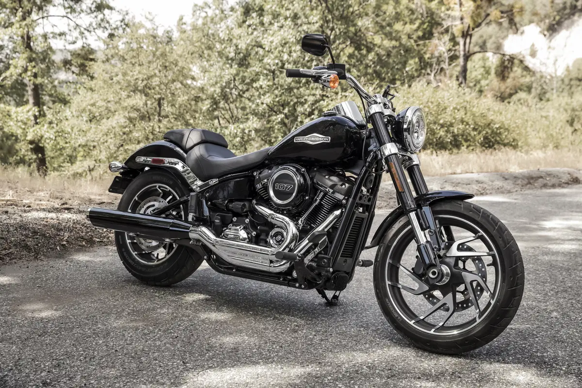 Harley-Davidson Sport Glide Test. Che moto, ragazzi! Ecco la cruiser sportiva... (18)