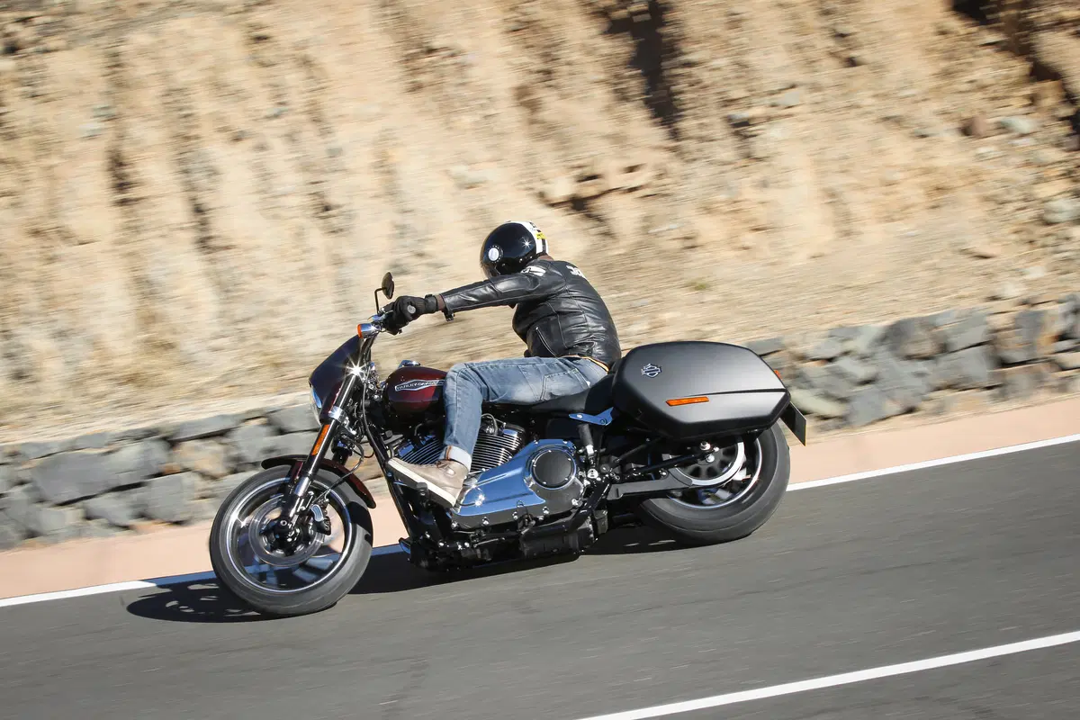 Harley-Davidson Sport Glide Test. Che moto, ragazzi! Ecco la cruiser sportiva... (2)