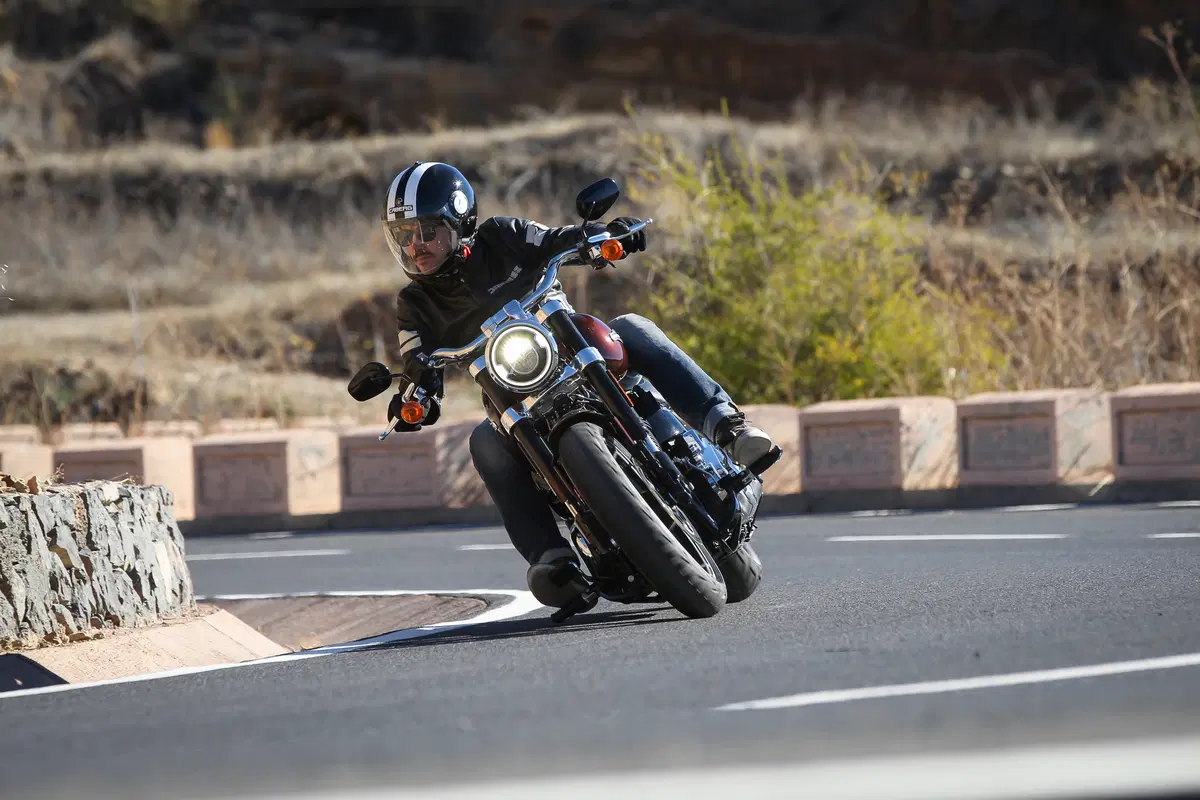 Harley-Davidson Sport Glide Test. Che moto, ragazzi! Ecco la cruiser sportiva... (5)