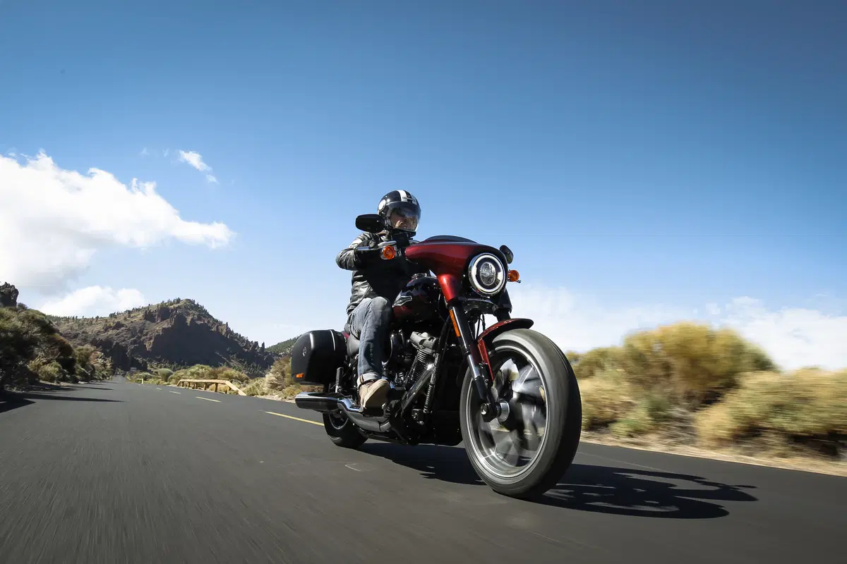 Harley-Davidson Sport Glide Test. Che moto, ragazzi! Ecco la cruiser sportiva... (7)