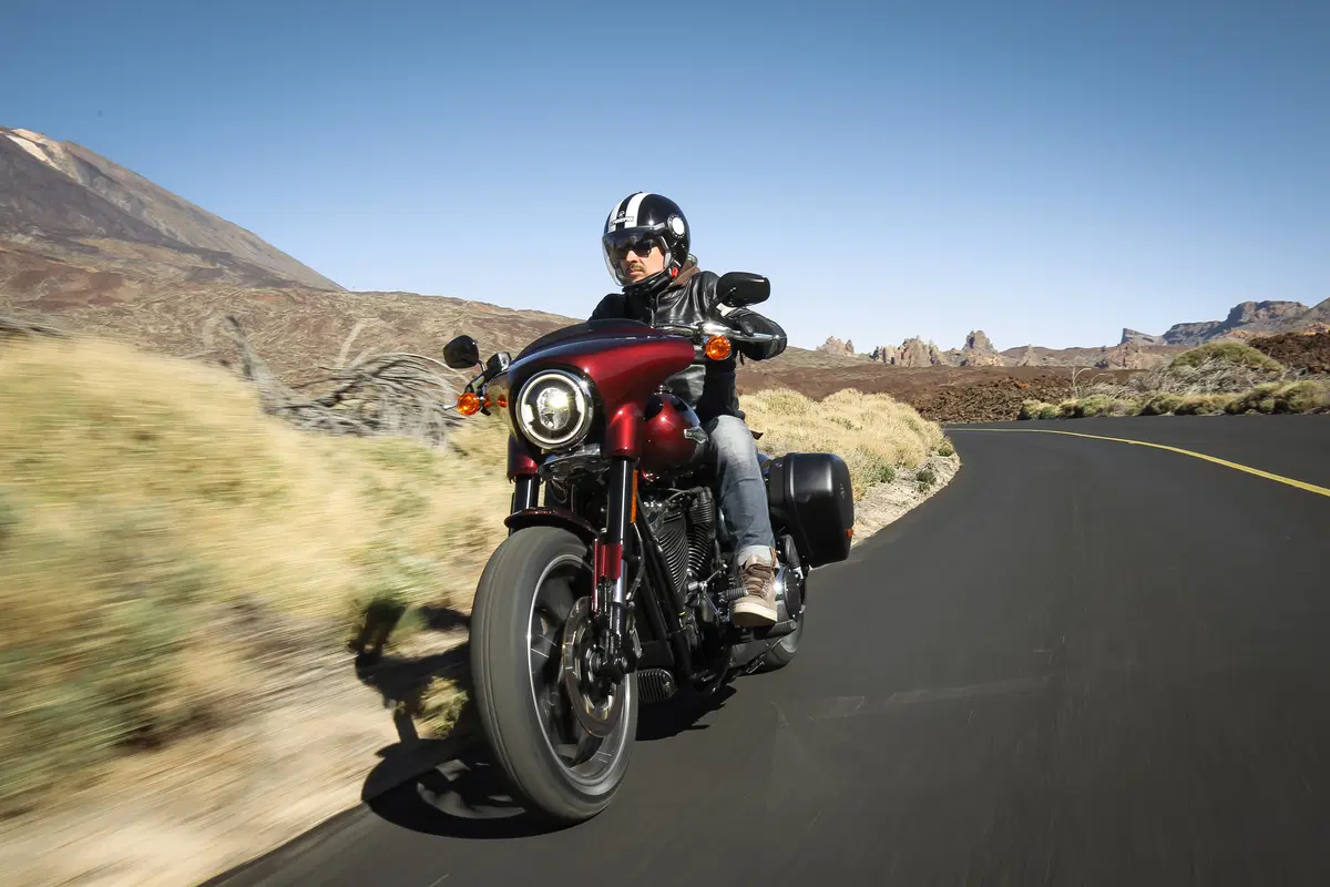 Harley-Davidson Sport Glide Test. Che moto, ragazzi! Ecco la cruiser sportiva... (8)