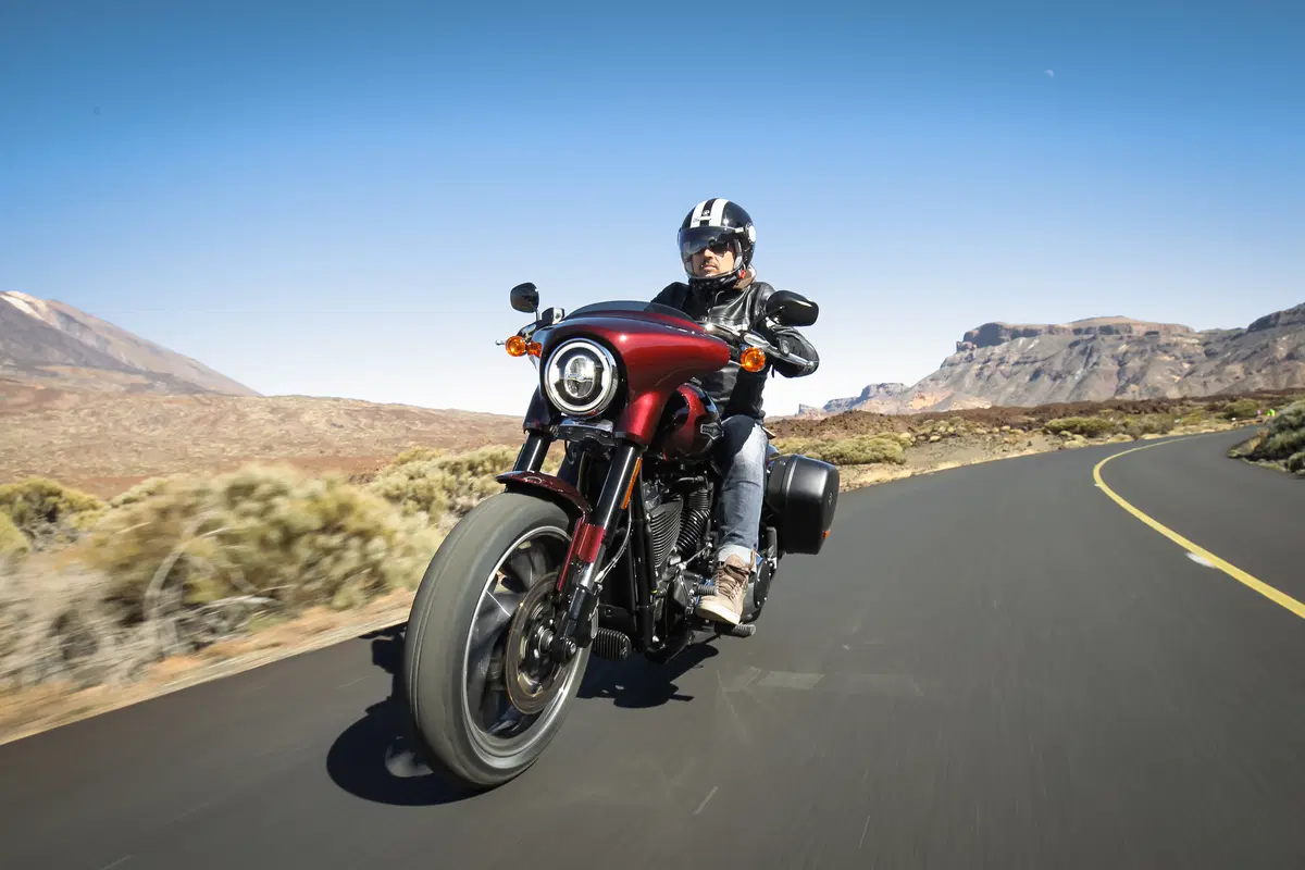 Harley-Davidson Sport Glide Test. Che moto, ragazzi! Ecco la cruiser sportiva... (9)