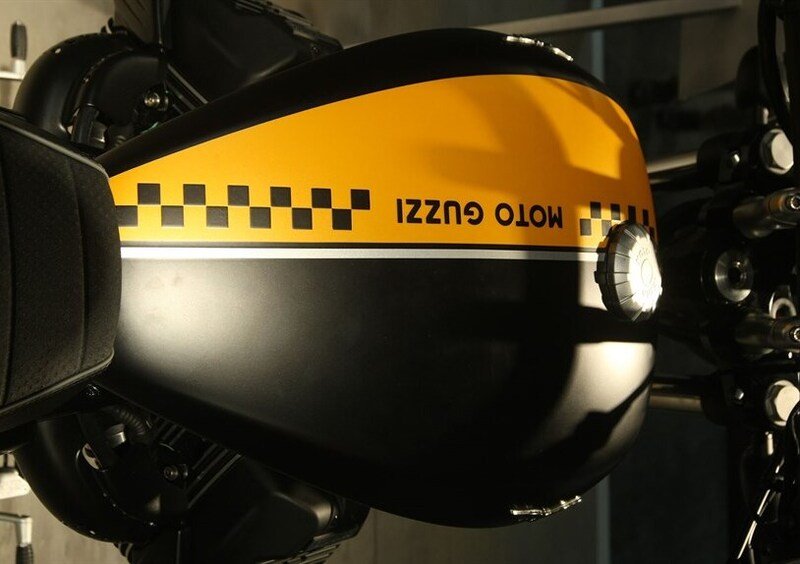 Moto Guzzi V9 V9 Bobber (2016 - 18) (3)