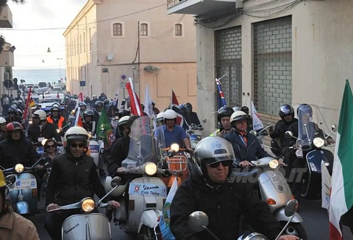 Più di 5mila appassionati Vespisti (3)