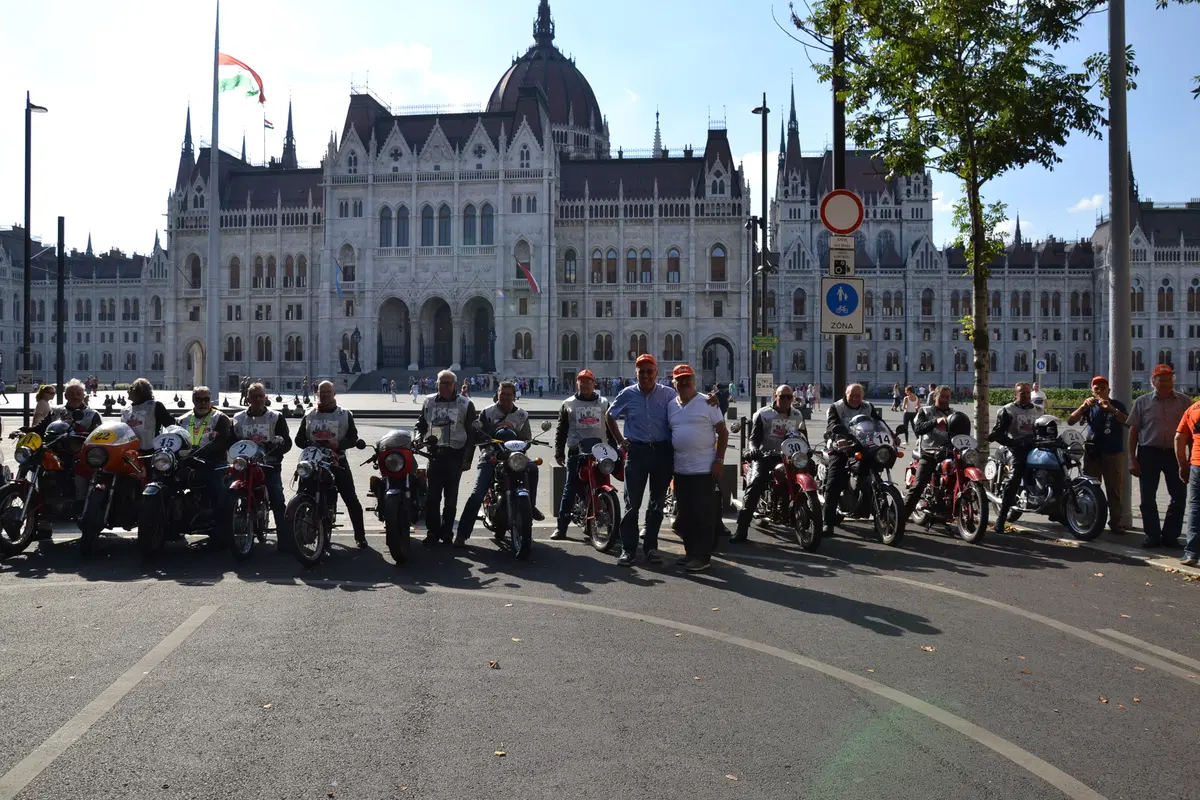 Vicenza Budapest Vicenza: raid per moto d'epoca