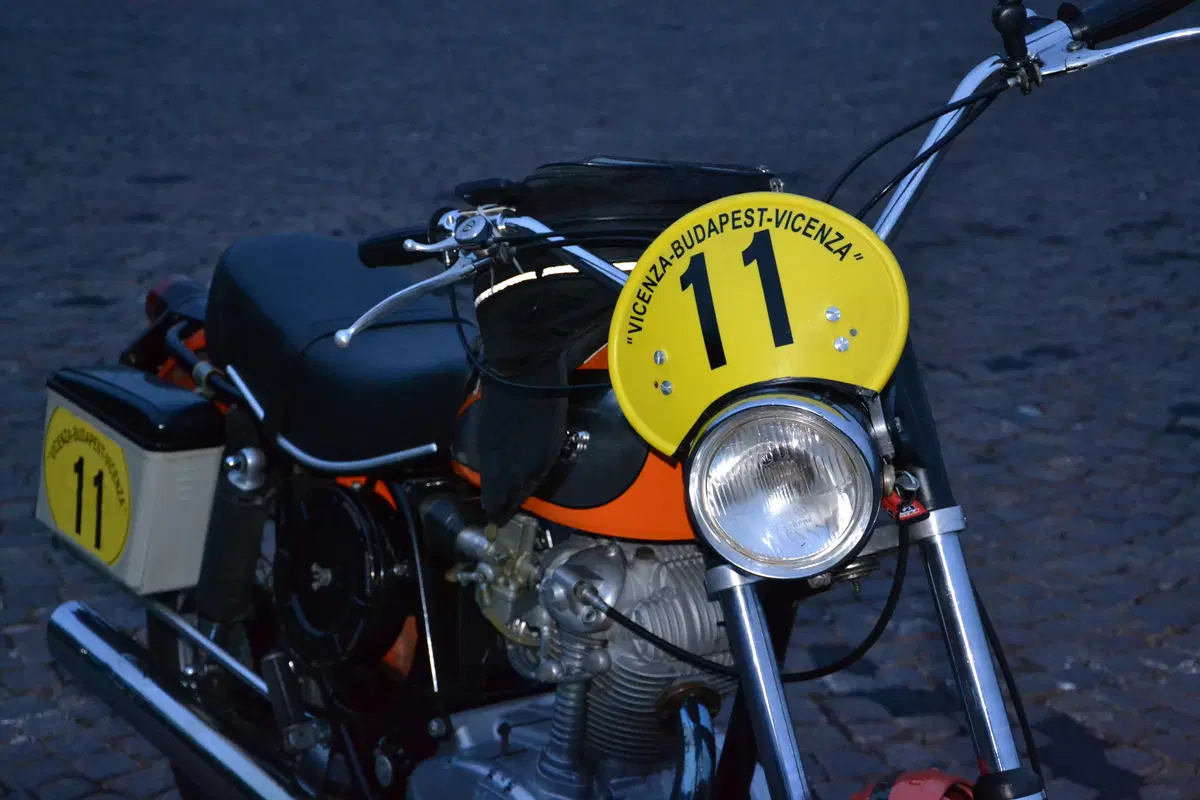 Vicenza Budapest Vicenza: raid per moto d'epoca (2)