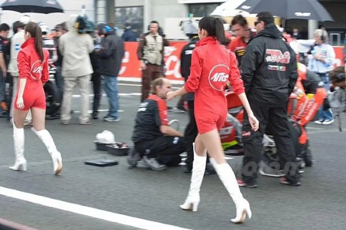 Le più belle ragazze viste sulla pista di Le Mans (4)