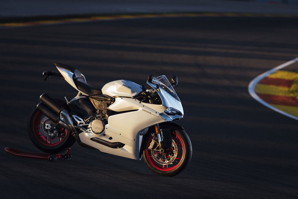 Pur valida per strada, l'ambiente naturale della Panigale 959 è sicuramente la pista