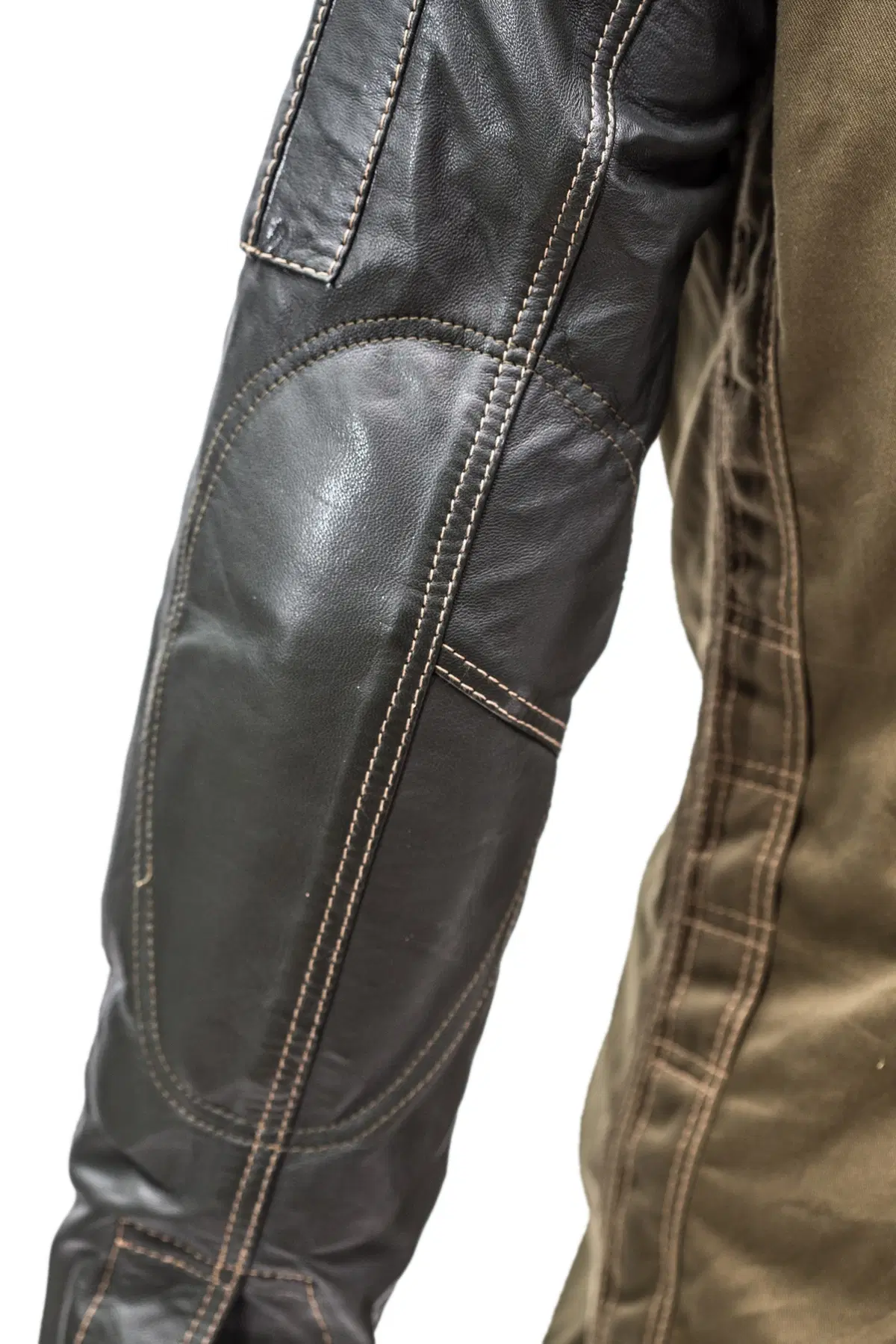 Montecatena a EICMA 2015. Armored Leathers (4)