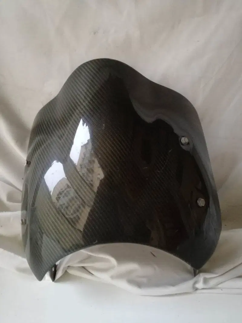 Cupolini Ducati -Triumph in carbonio Puig (11)