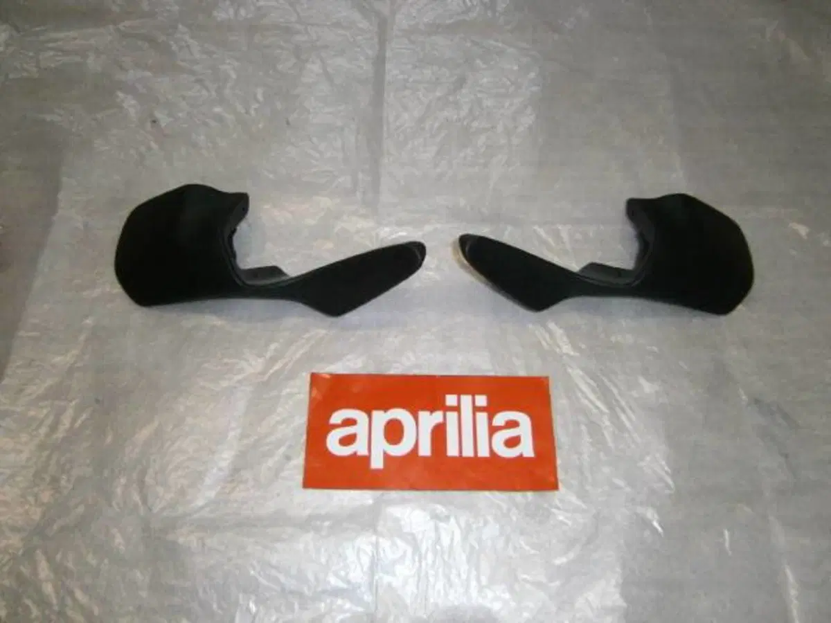 coppia paramani Aprilia