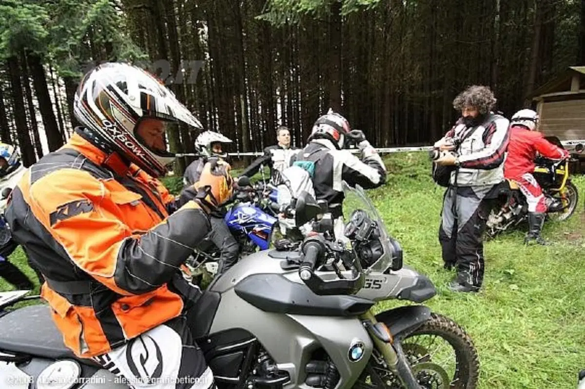 Tutti pazzi per le Maxi Enduro (2)