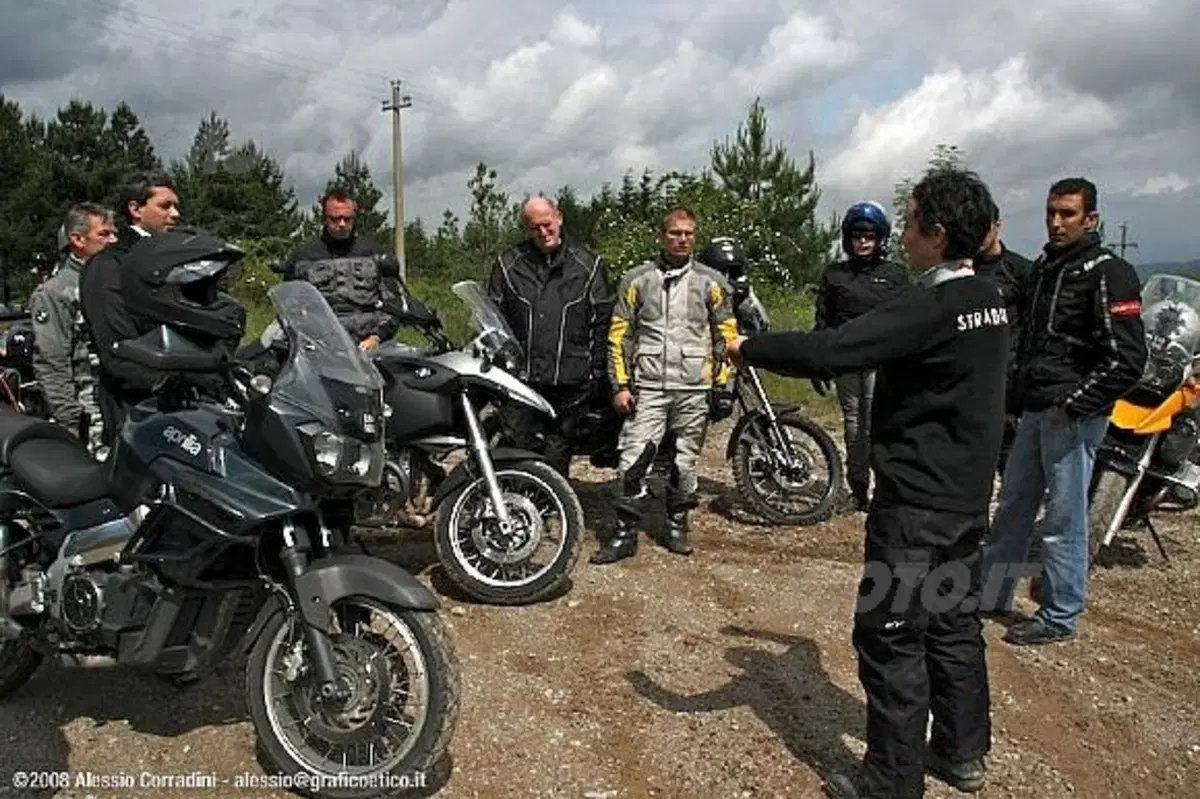Tutti pazzi per le Maxi Enduro (4)