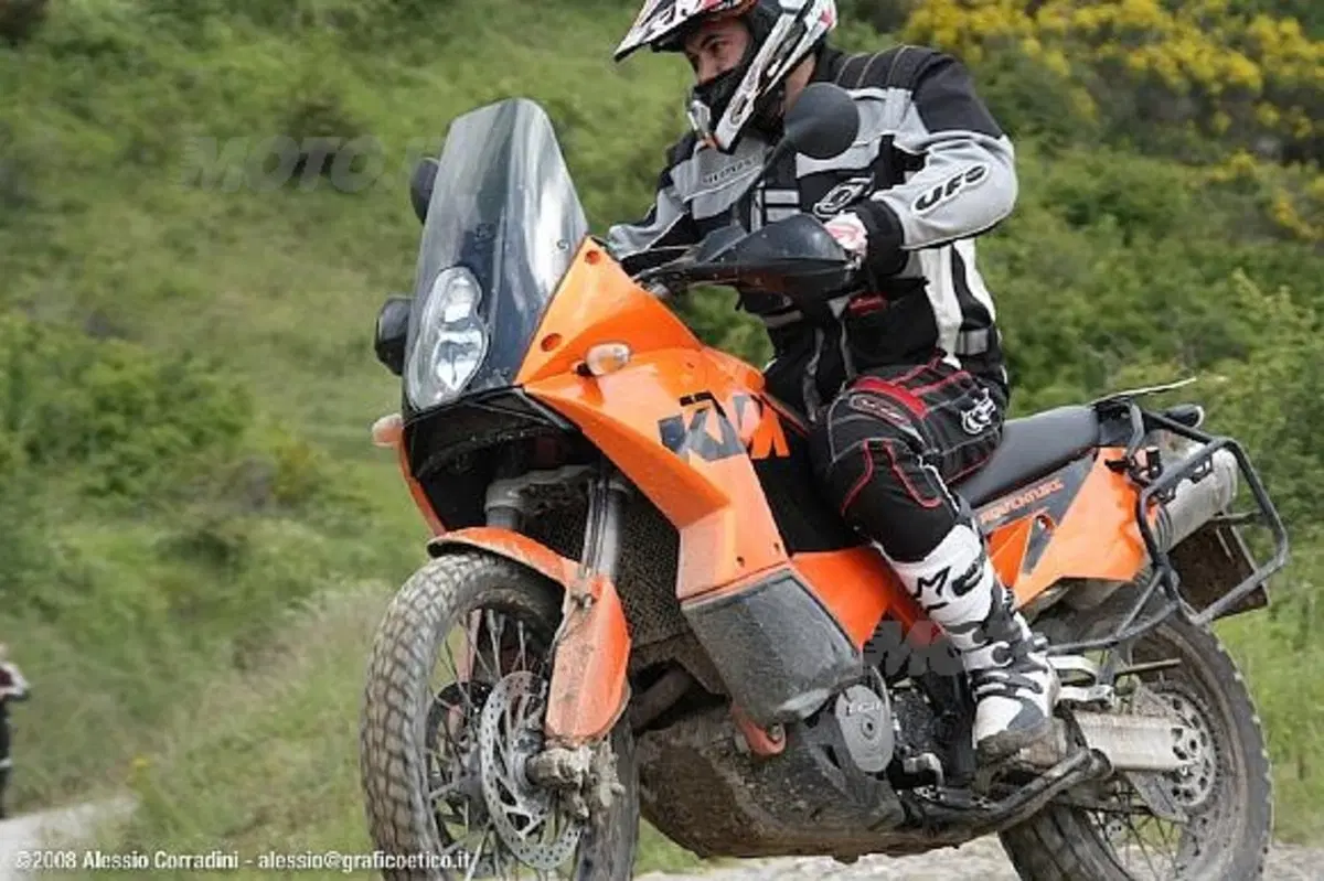 Tutti pazzi per le Maxi Enduro (5)