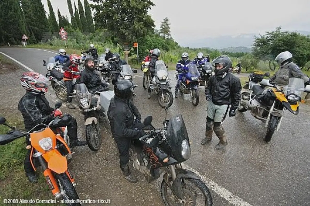 Tutti pazzi per le Maxi Enduro (6)