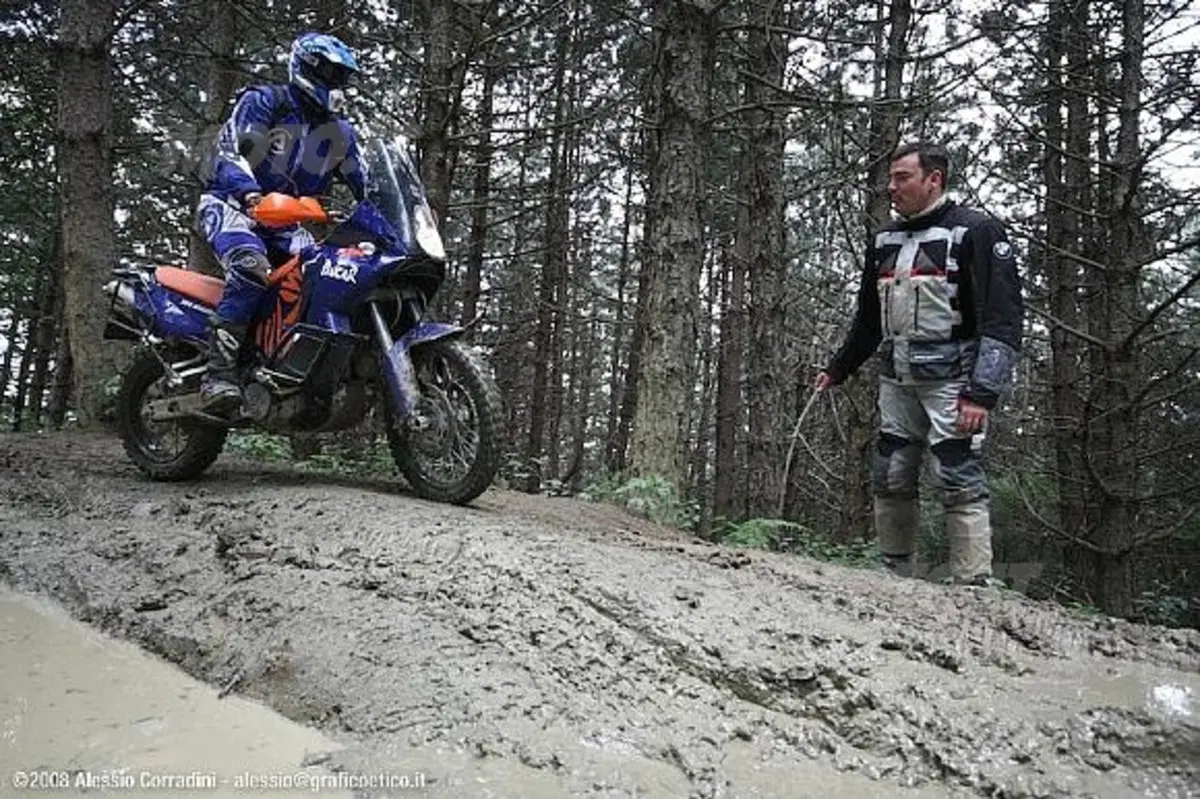 Tutti pazzi per le Maxi Enduro (9)