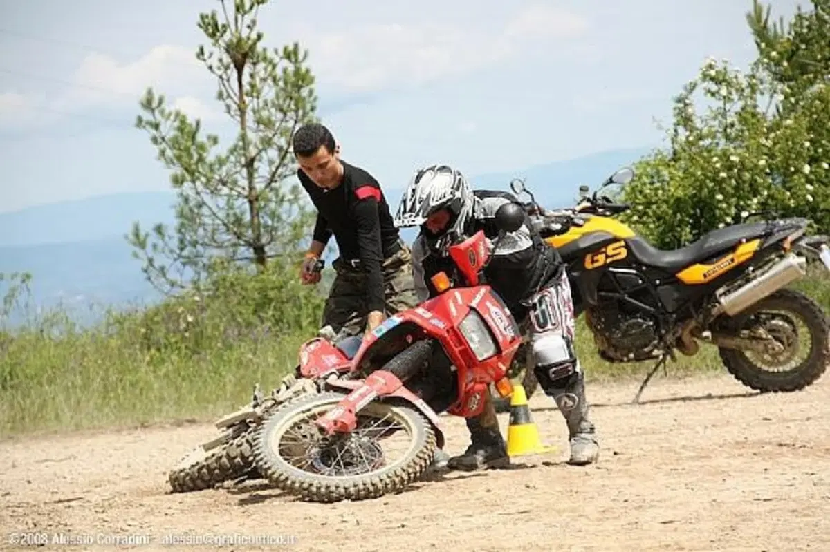 Tutti pazzi per le Maxi Enduro (10)