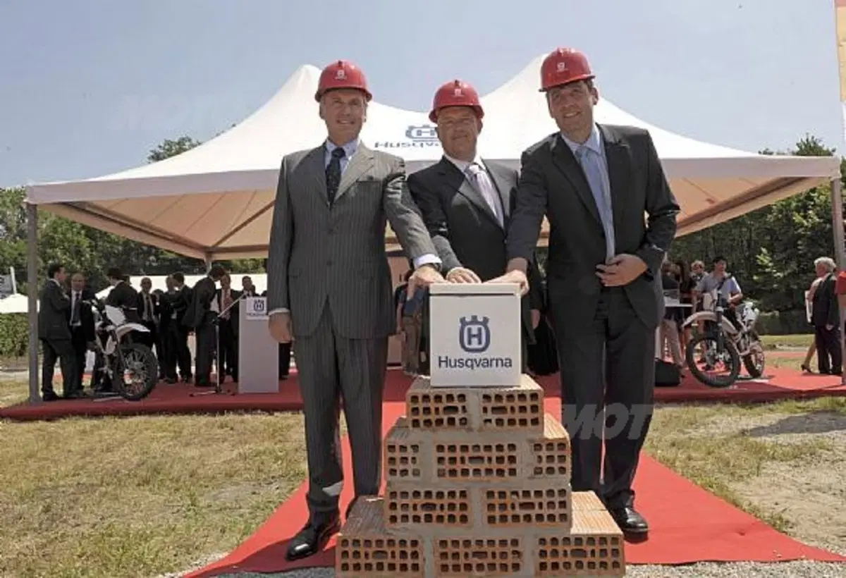 L’azienda, recentemente entrata nell’orbita BMW, rafforza le sue radici in Italia