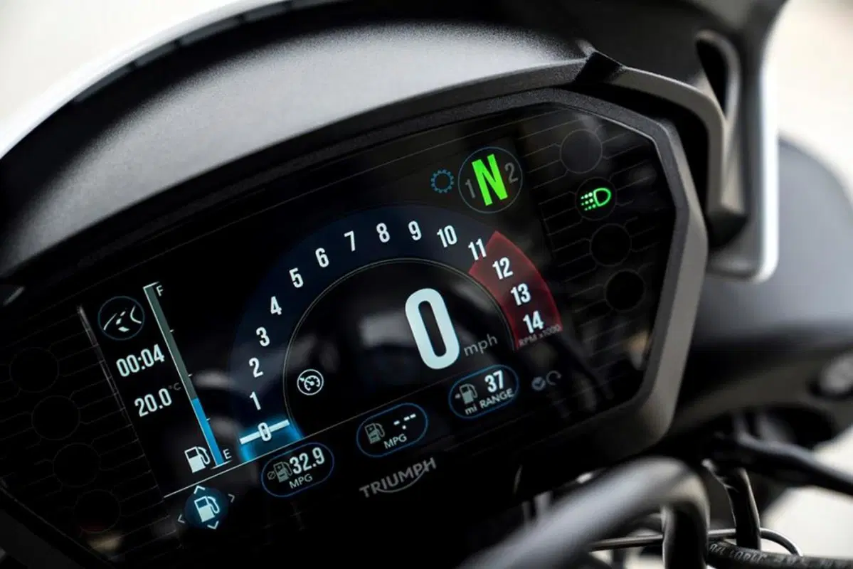 Le nuove Triumph Speed Triple R e RS 2018 (8)