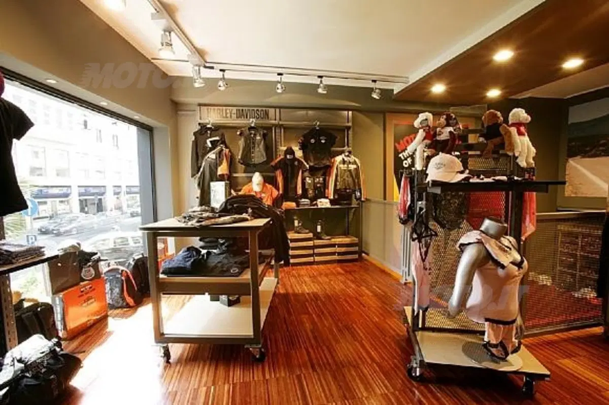 A Milano è stata inaugurata la nuova boutique Harley-Davidson (2)