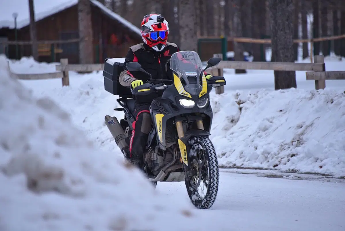 Honda Africa Twin CRF 1000 L DCT e Anlas Winter Grip Plus (12)
