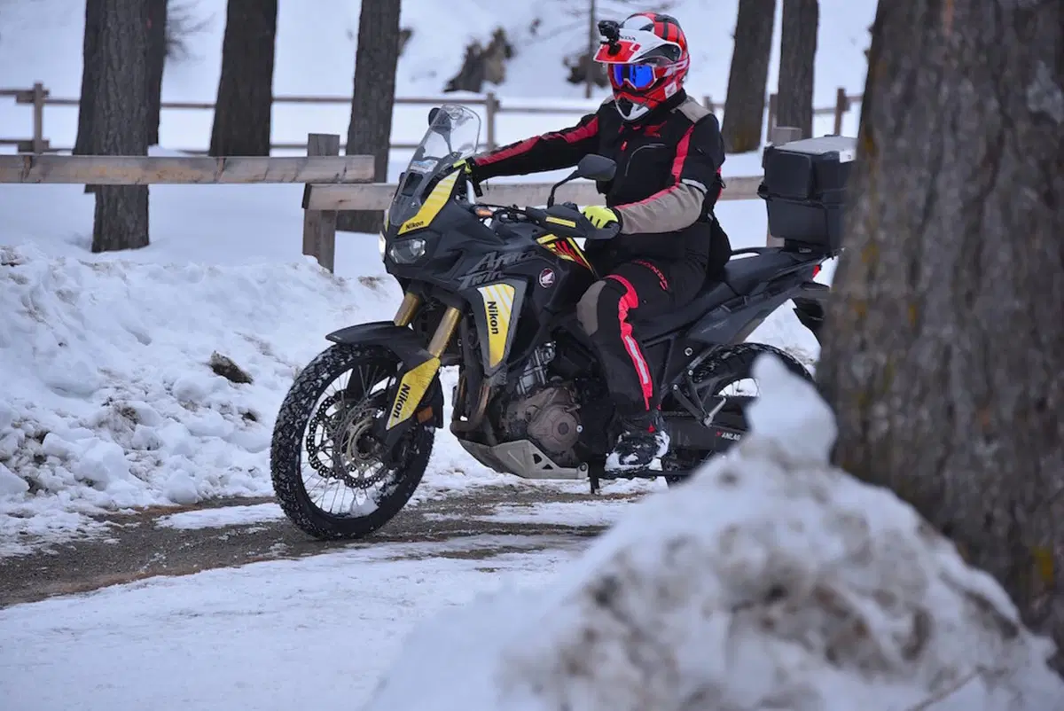 Honda Africa Twin CRF 1000 L DCT e Anlas Winter Grip Plus (15)