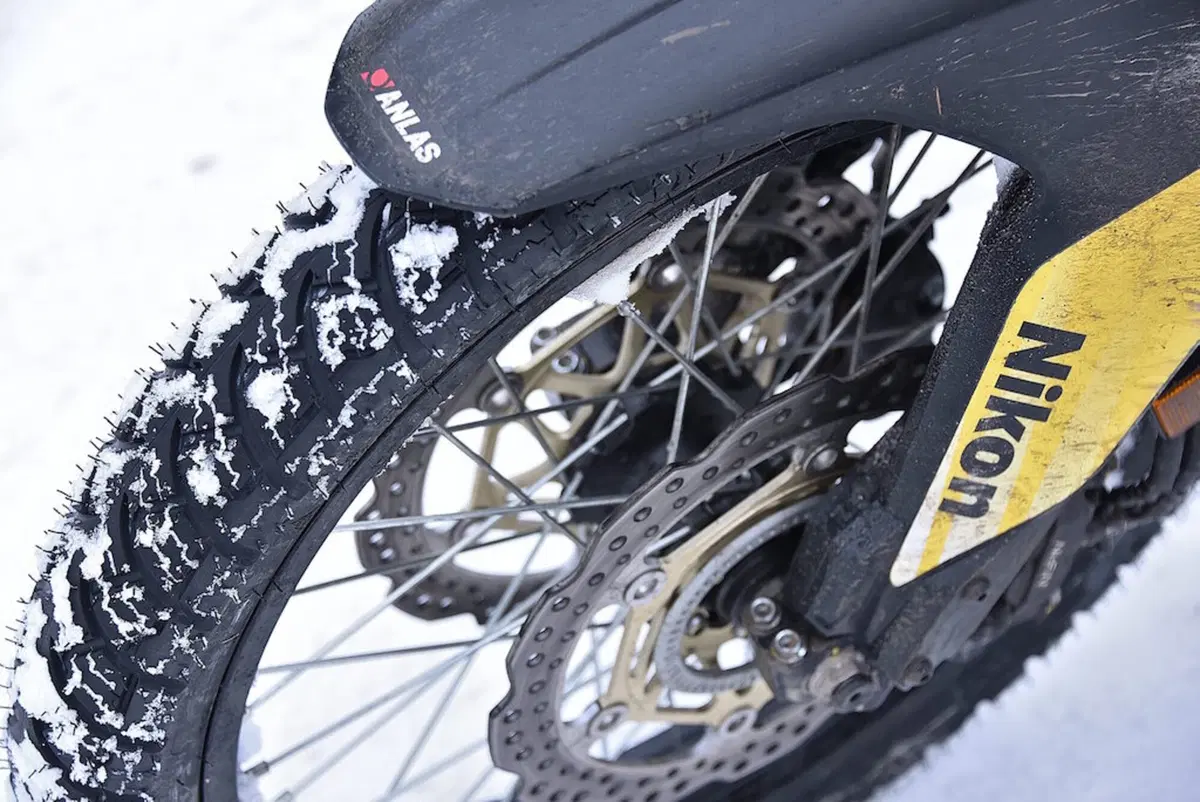 Honda Africa Twin CRF 1000 L DCT e Anlas Winter Grip Plus (18)
