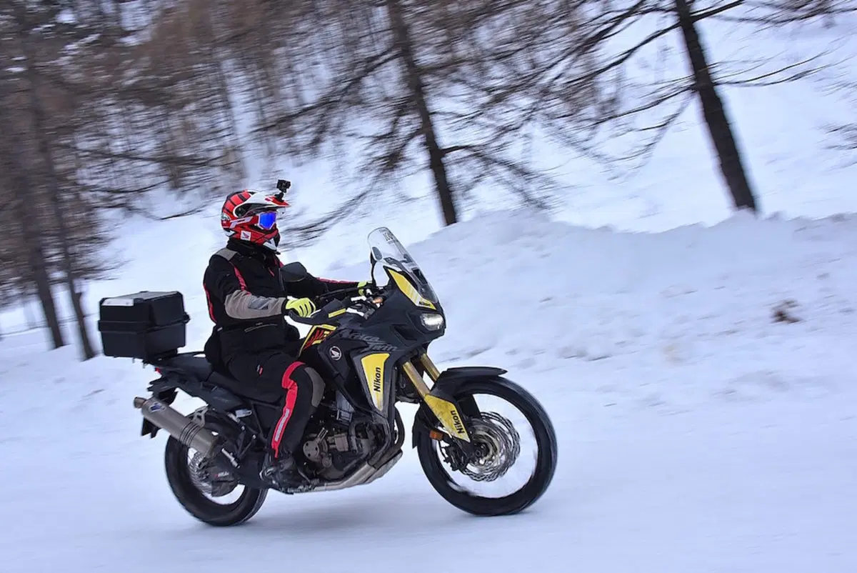 Honda Africa Twin CRF 1000 L DCT e Anlas Winter Grip Plus (19)