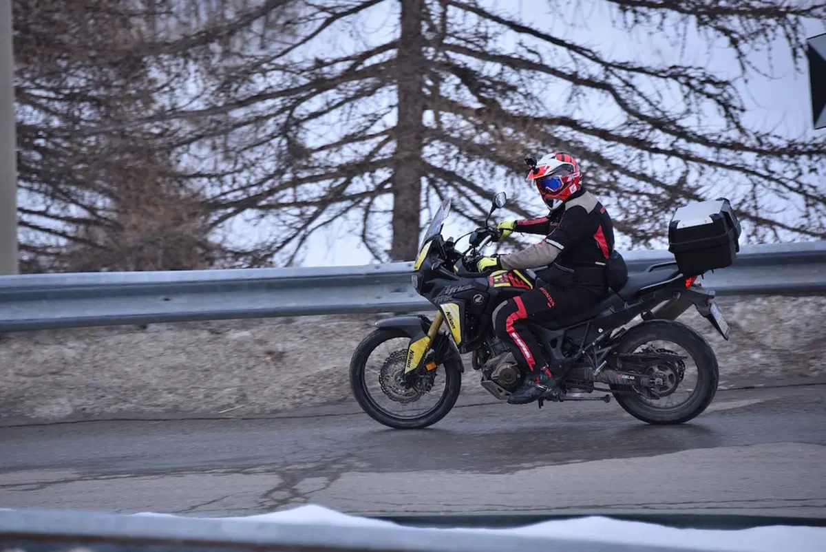 Honda Africa Twin CRF 1000 L DCT e Anlas Winter Grip Plus (33)