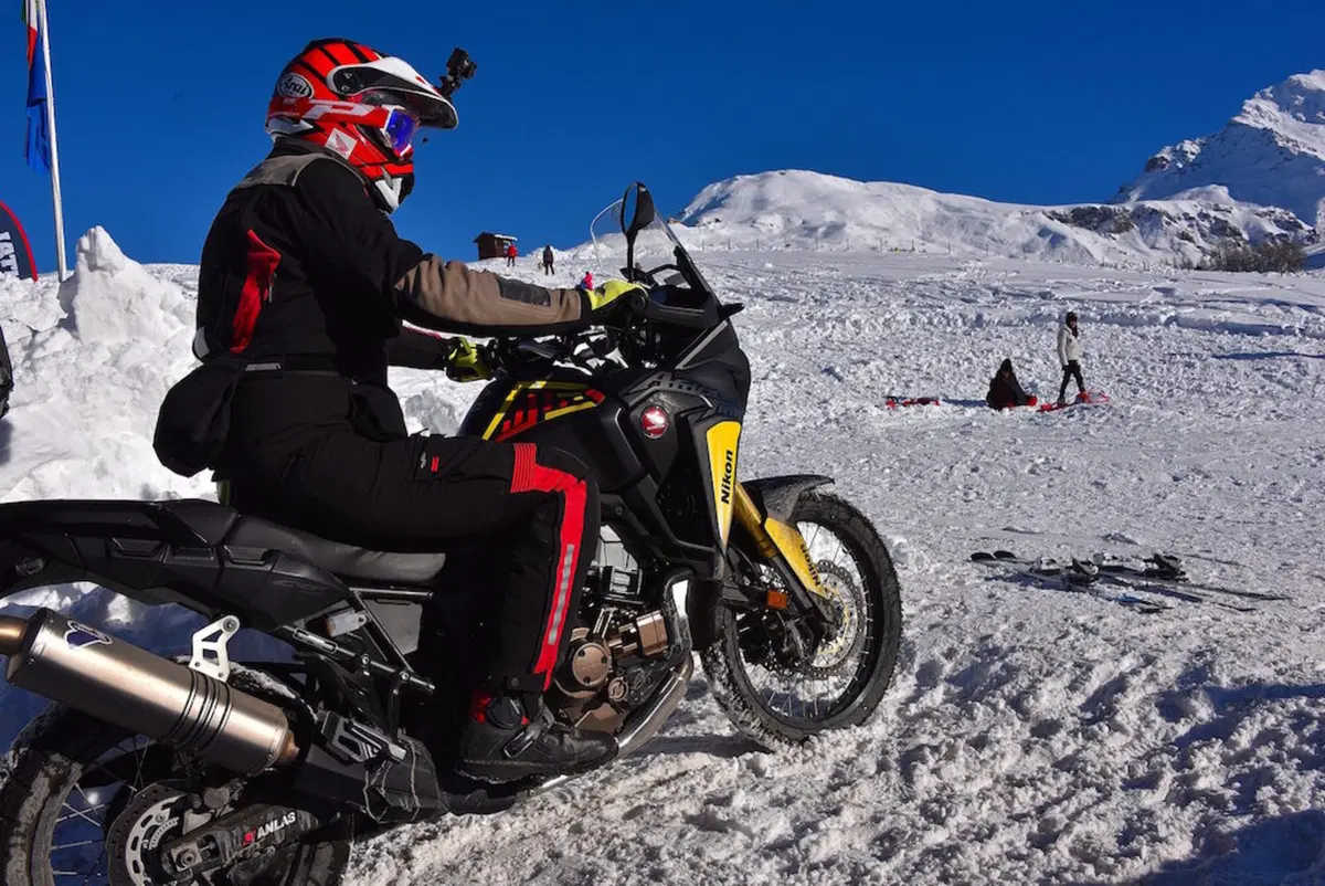 Honda Africa Twin CRF 1000 L DCT e Anlas Winter Grip Plus (39)