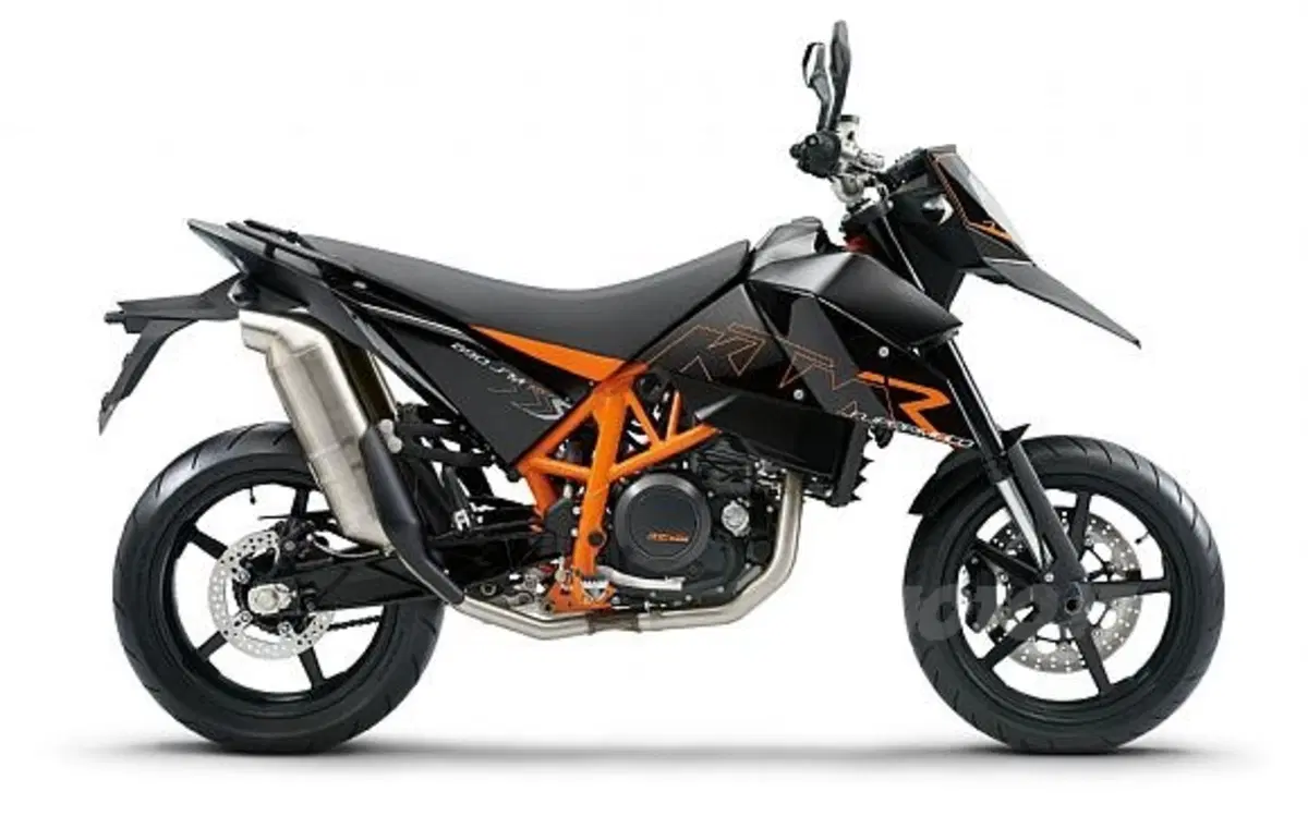 Fino al 31 ottobre KTM offre 690 SM/SM R con immatricolazione e tagliandi fino a 5.000 km inclusi (2)
