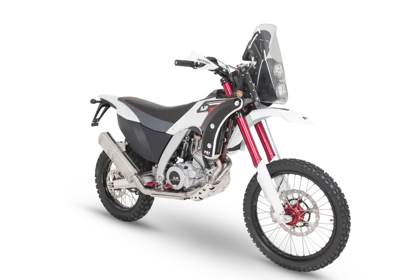 AJP PR7 650 Adventure PR7 650 Adventure (2017 - 18) (11)