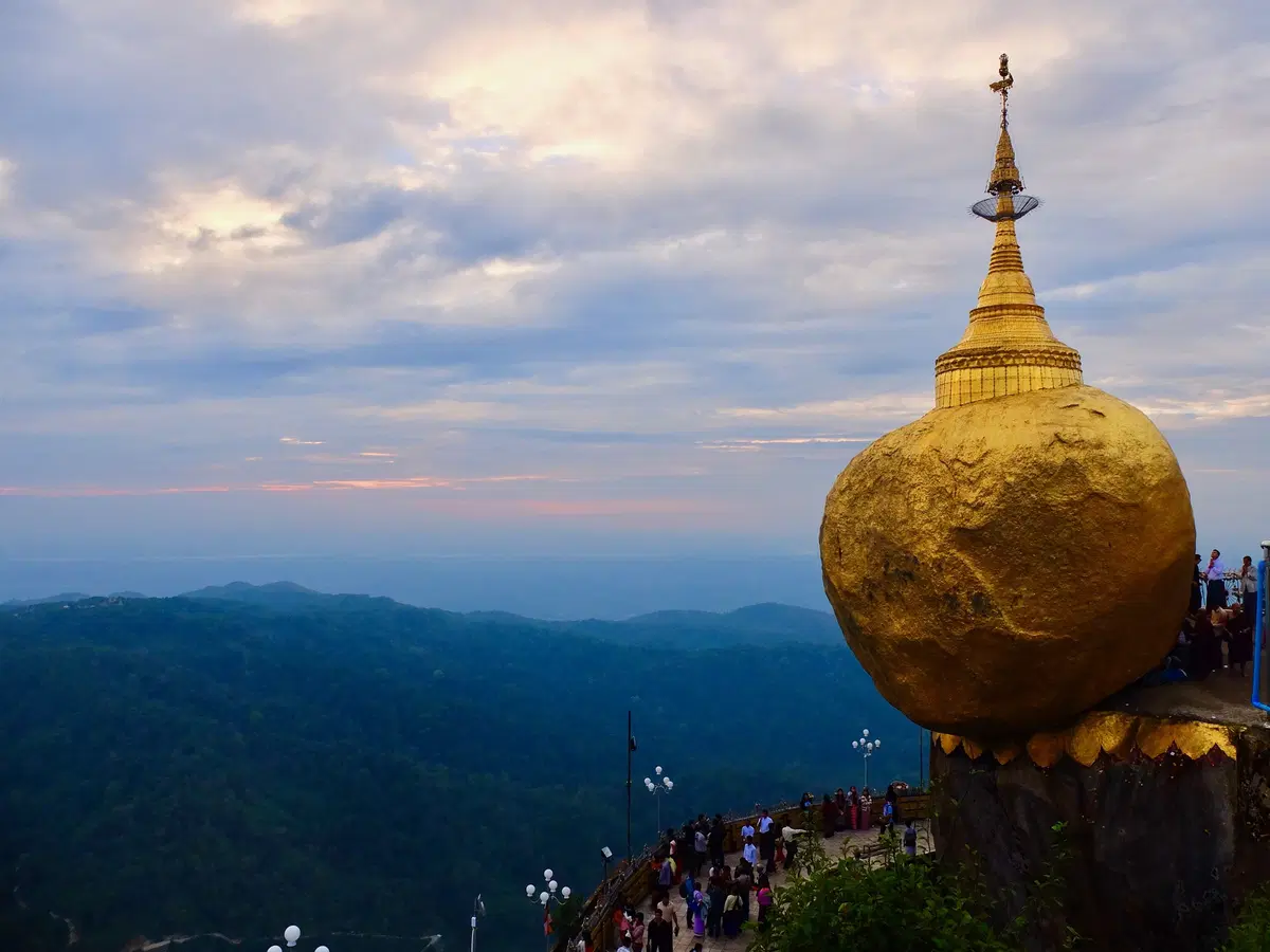 Direzione Est: Myanmar (10)