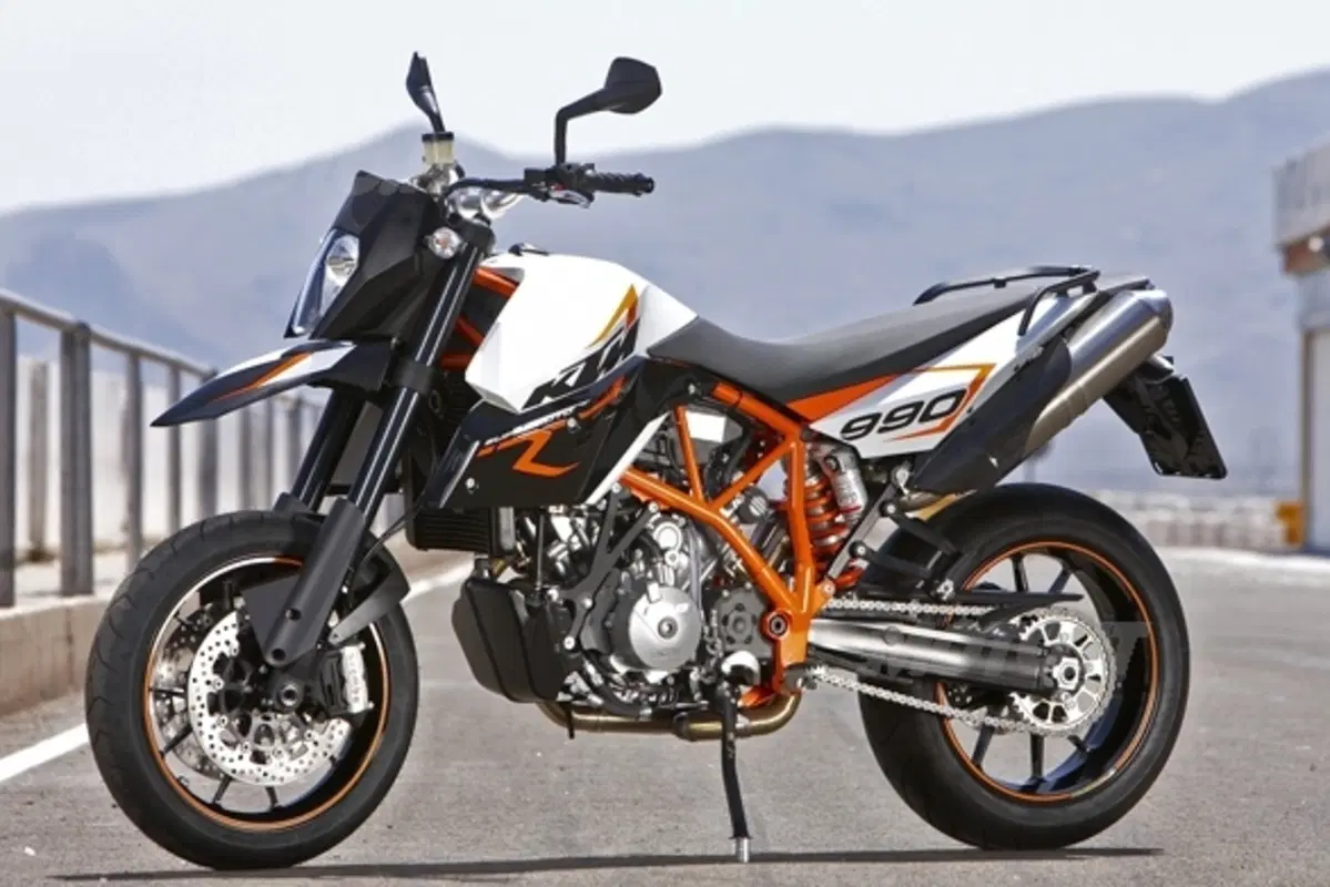 Un'altra gustosa anteprima 2009 da KTM. All'EICMA vedremo 990 Supermoto R (4)