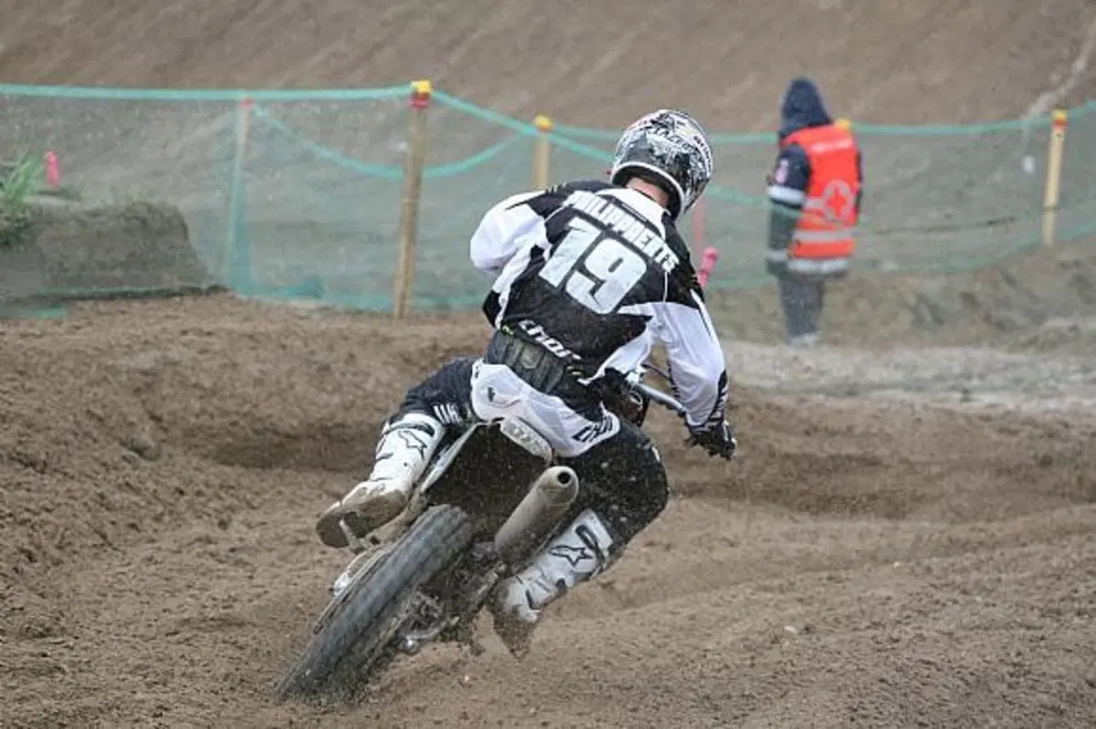 In Olanda  Philippaerts aumenta il vantaggio nella MX1 e si appresta a entrare nella storia