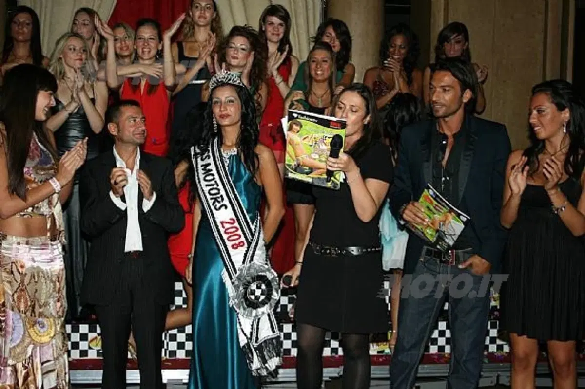 Vi presentiamo le foto delle finaliste e della vincitrice del concorso Miss Motors (7)