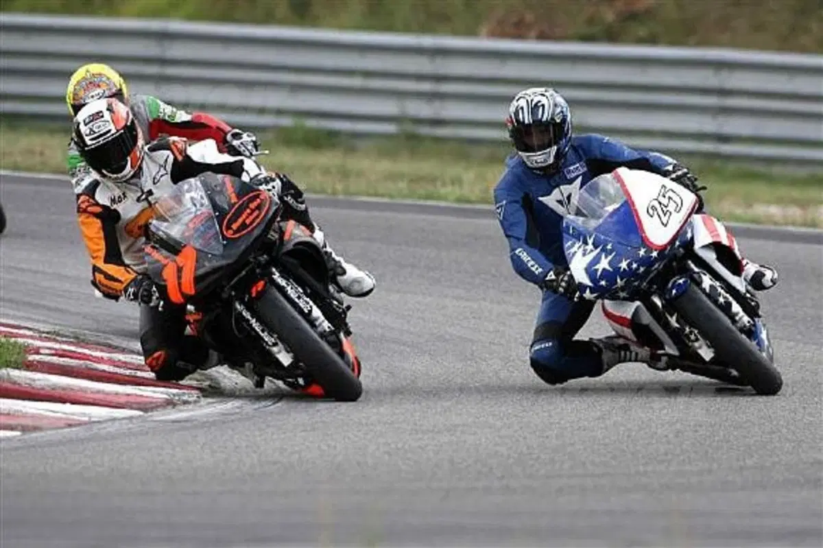 A Magione trionfano le Buell (2)