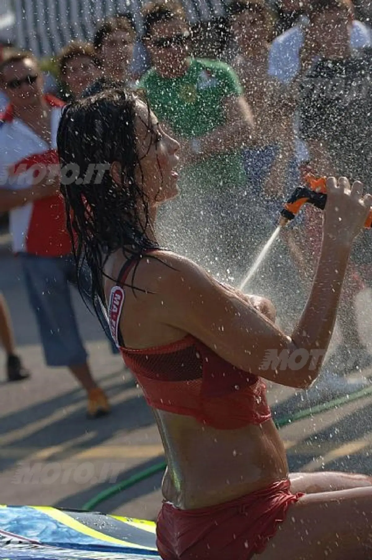 Car Wash. Istruzioni per il lavaggio: usare acqua tiepida, insaponare bene e risciacquare (6)