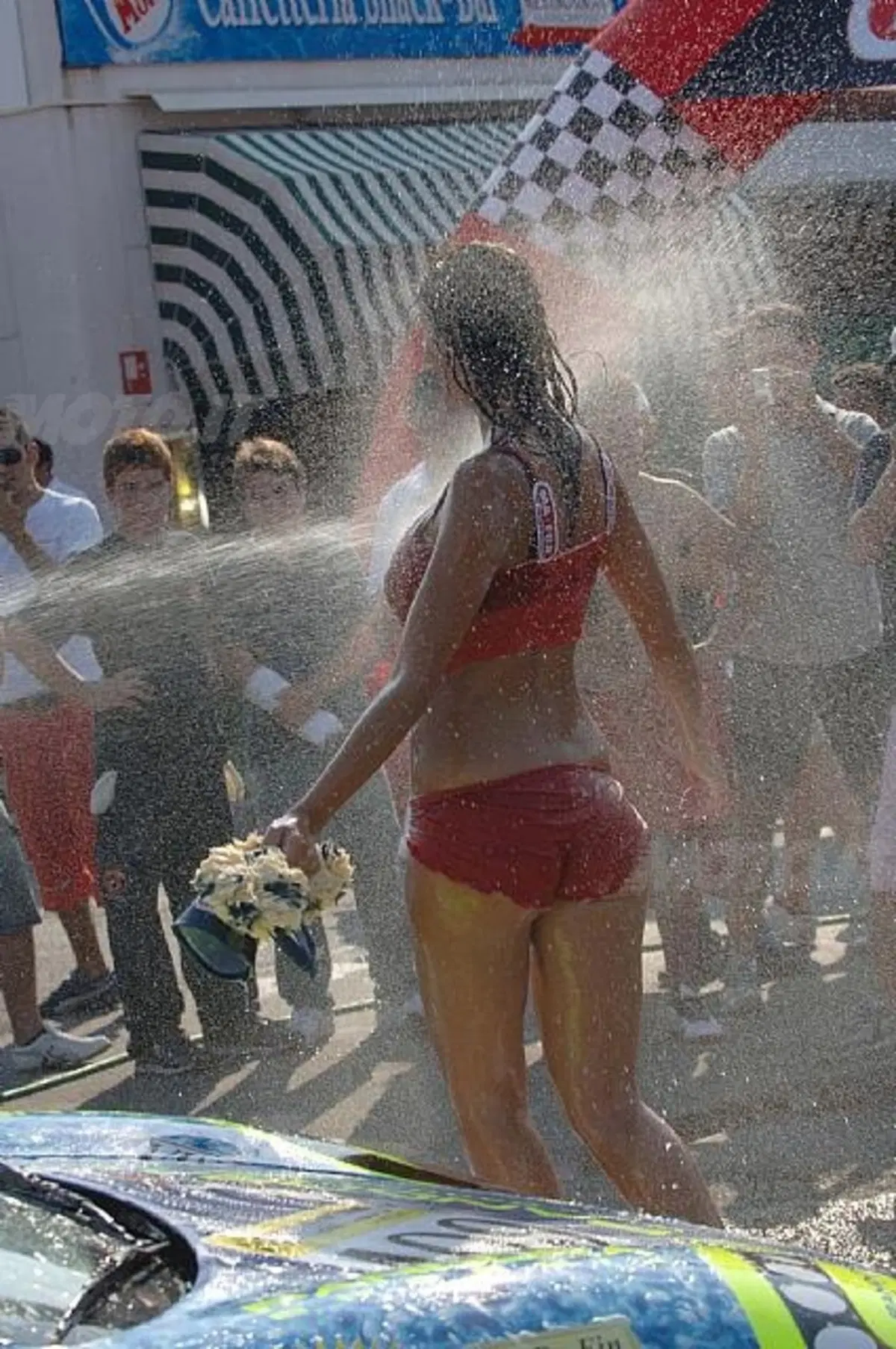 Car Wash. Istruzioni per il lavaggio: usare acqua tiepida, insaponare bene e risciacquare (8)