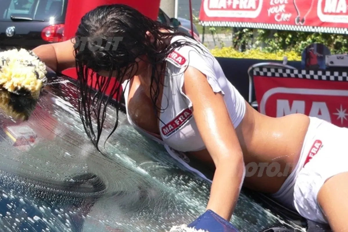 Car Wash. Istruzioni per il lavaggio: usare acqua tiepida, insaponare bene e risciacquare (11)