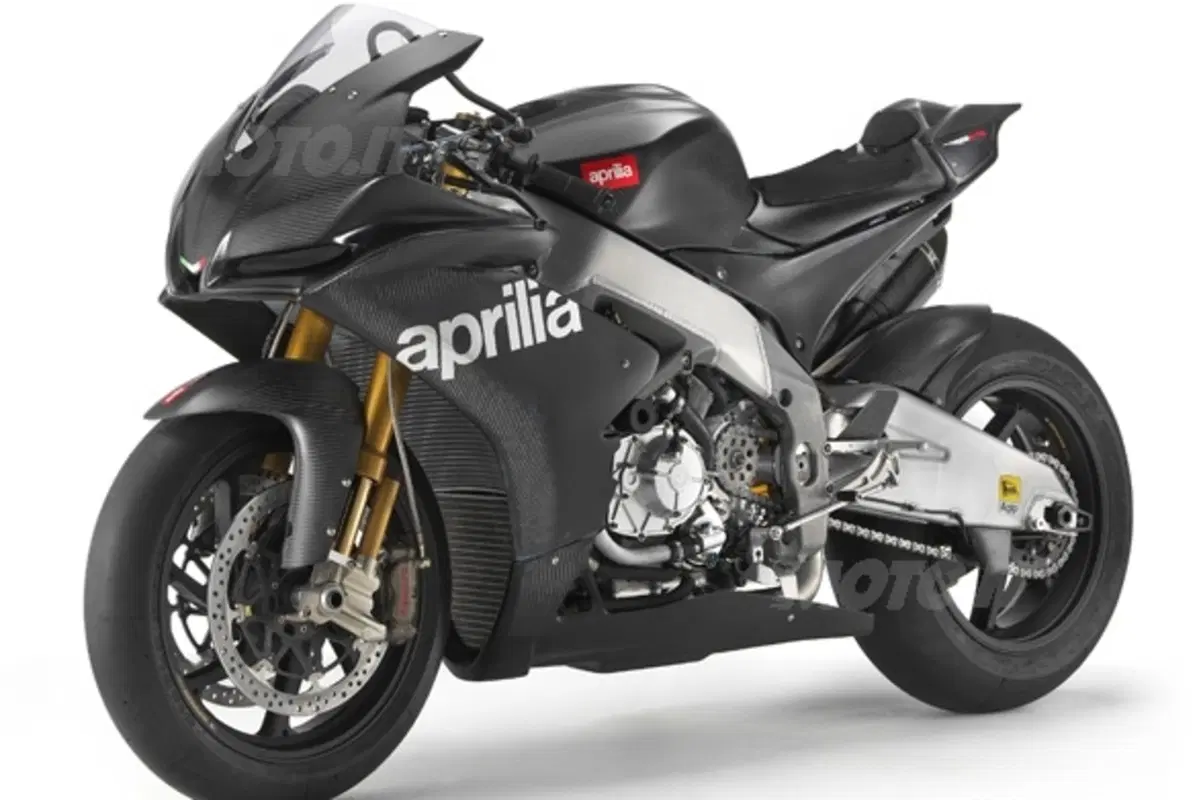 La casa di Noale presenta la nuova arma per il Mondiale SBK 2009, RSV4 (12)