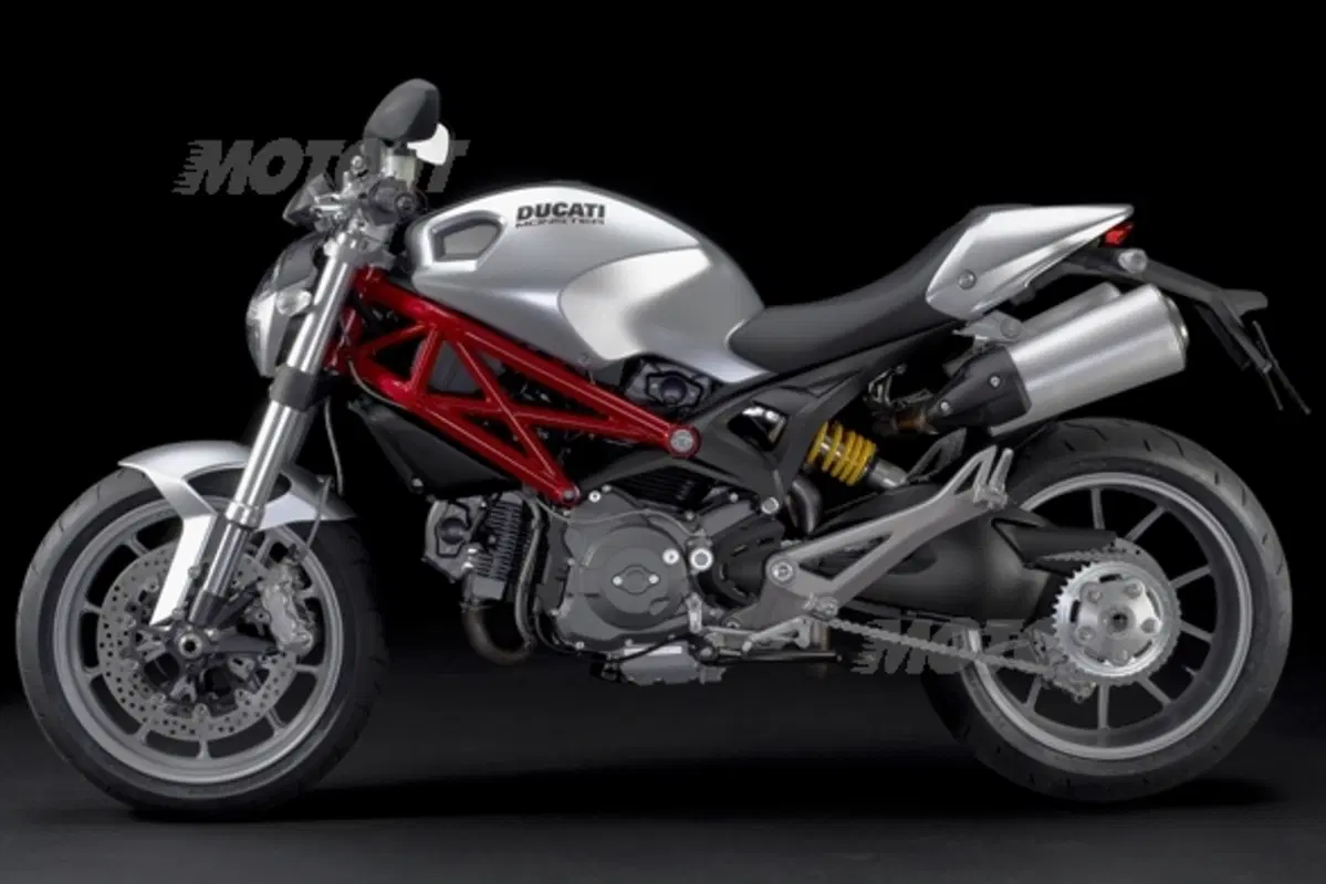 Debutta il Monster 1100 (12)